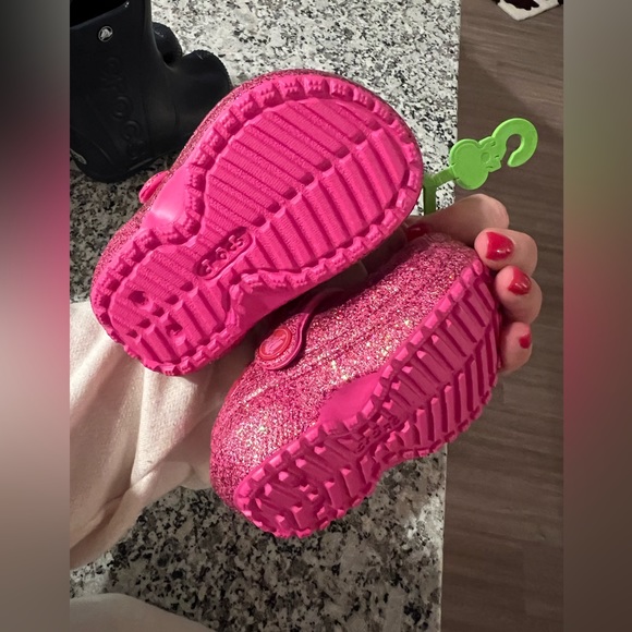 Brand New Pink Glitter Sherpa Crocs 🐊 - Picture 2 of 2